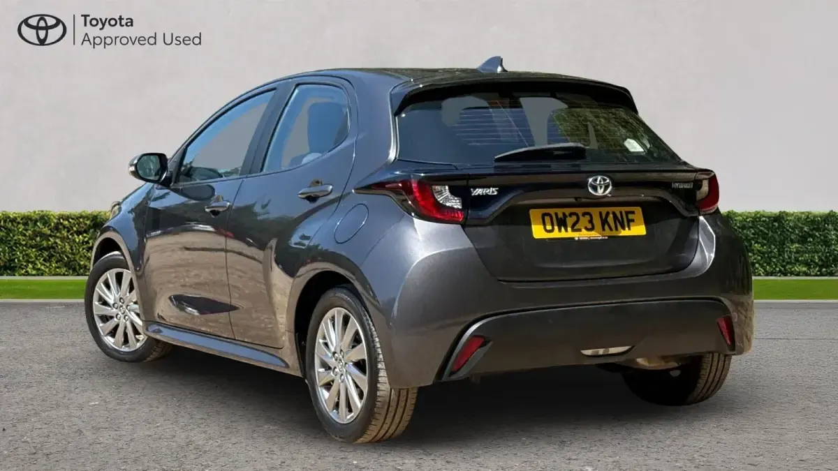 Used Toyota Yaris 116 HP (85 kW) 2023 Decuma grey Hatchback