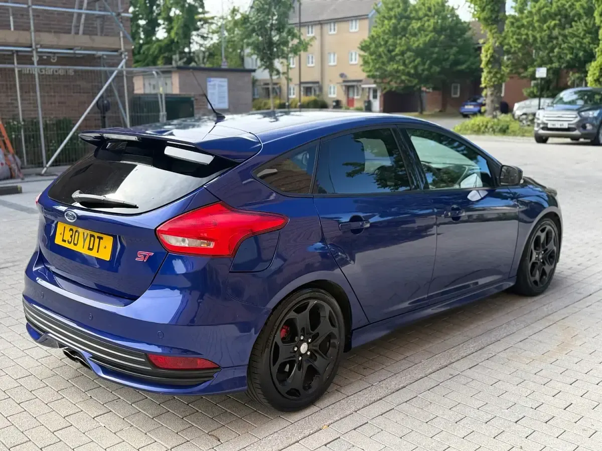 Used Ford Focus ST 2016 Blue Hatchback