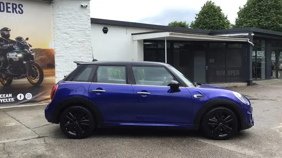 Used Mini Cooper Hatch 134 HP (98 kW) 2019 Blue Hatchback