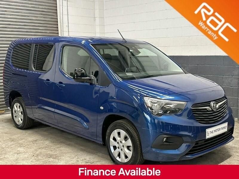 Blue Used 2022 Vauxhall Combo MPV | £18,750 (Expensive) - Image 1/4