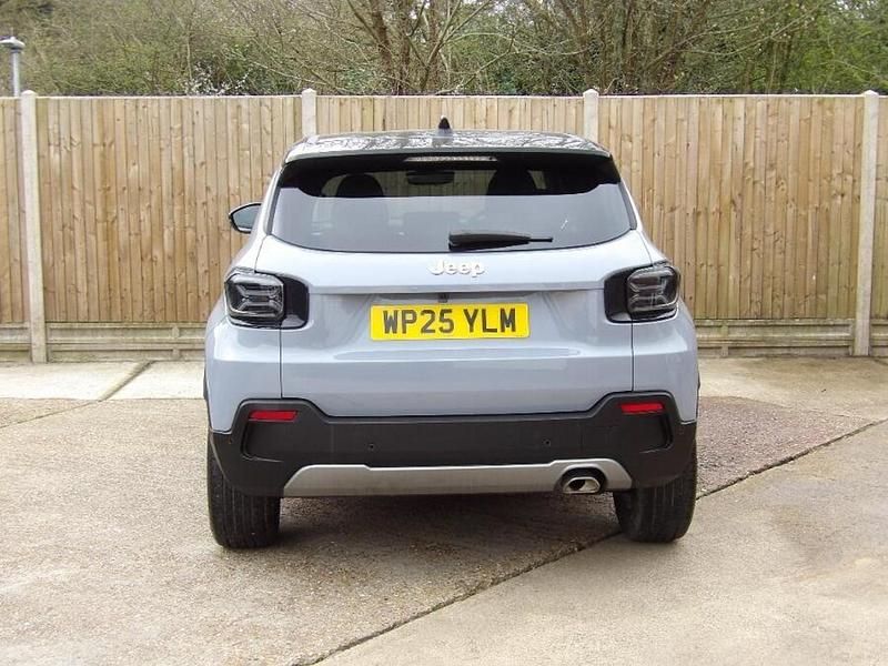 Used Jeep Avenger Summit 100 HP (73 kW) 2025 SUV