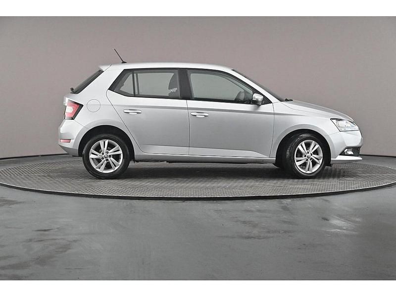 Used Skoda Fabia 70 HP (51 kW) 2018 Brilliant silver metallic Hatchback