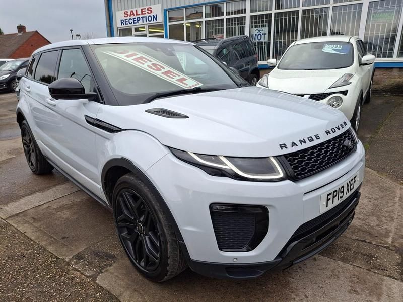 Used Land Rover Range Rover evoque HSE Dynamic 2019 White Estate