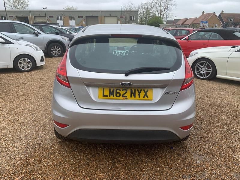 Used Ford Fiesta Zetec 82 HP (60 kW) 2012 Silver Hatchback