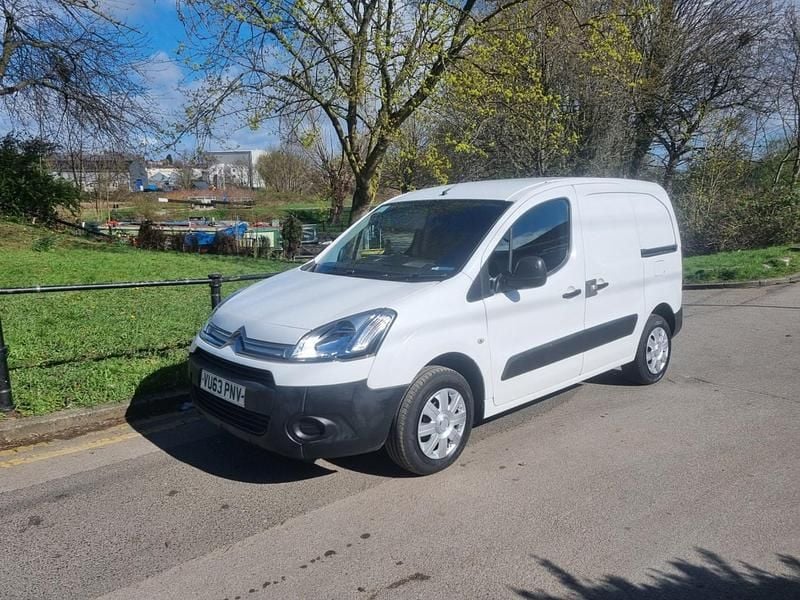 Used Citroën Berlingo 90 HP (66 kW) 2013 White MPV