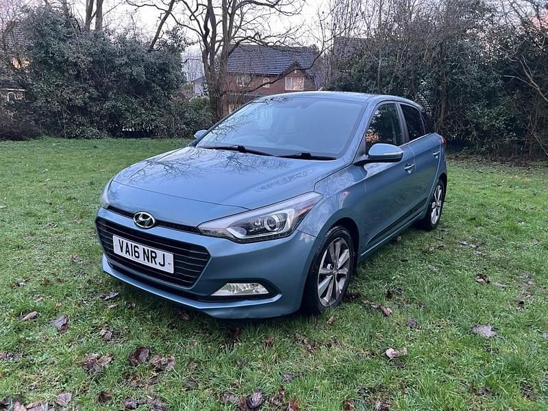 Used Hyundai i20 Premium 2016 Blue Hatchback