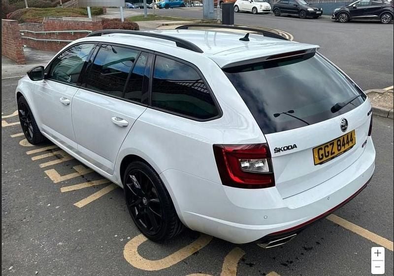 Used Skoda Octavia vRS 184 HP (135 kW) 2017 White Estate