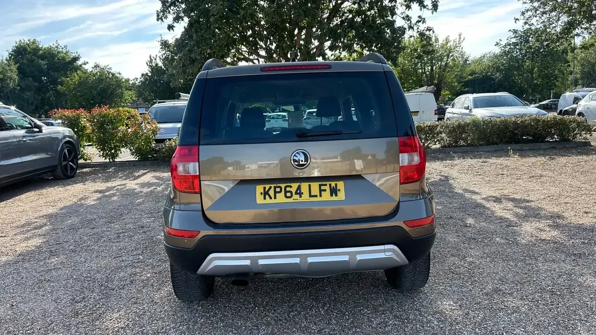 Used Skoda Yeti SE 105 HP (77 kW) 2014 Brown SUV