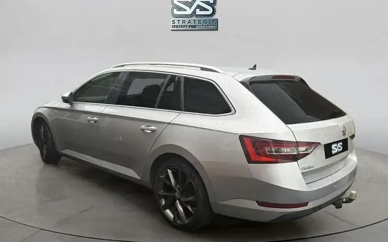 Gebraucht Skoda Superb SE L Executive 150 PS (110 kW) 2019 Kombi