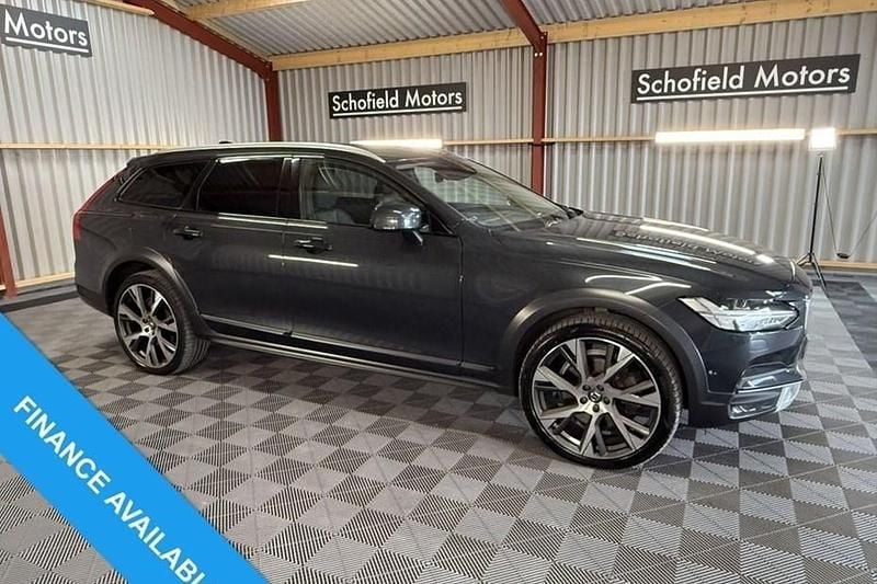 Used 2018 Volvo V90 CC Pro Estate | £18,990 (Fair price) - Image 1/1