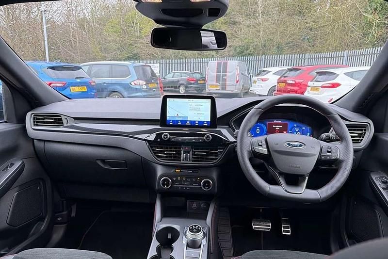 Usado Ford Kuga ST-Line 225 HP (165 kW) 2023 Azul SUV