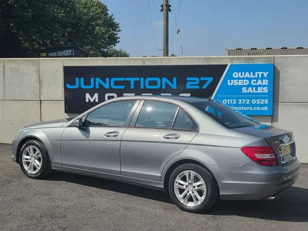 Used Mercedes C180 Executive 156 HP (114 kW) 2013 Silver Sedan