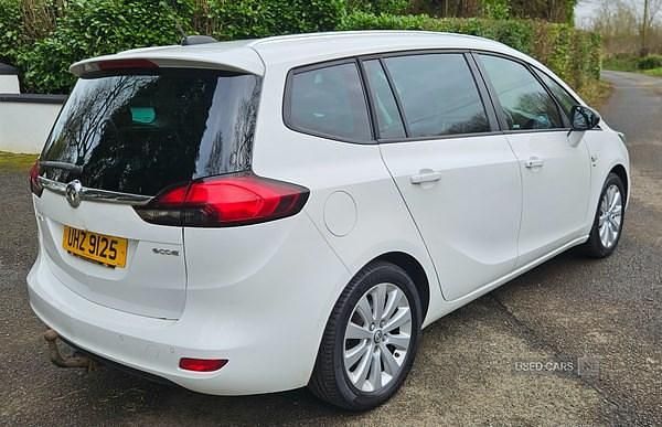 Used Vauxhall Zafira SRi 134 HP (98 kW) 2017 White MPV