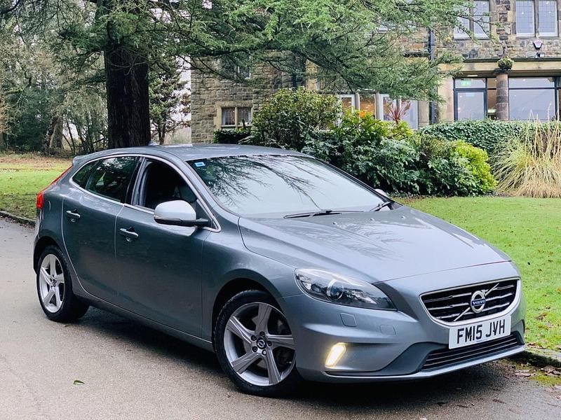 Used Volvo V40 R-Design 190 HP (139 kW) 2015 Grey Hatchback