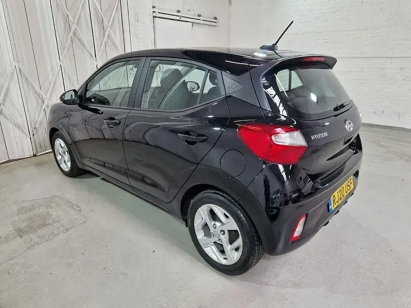 Begagnad Hyundai i10 SE 84 HK (61 kW) 2020 Svart Halvkombi