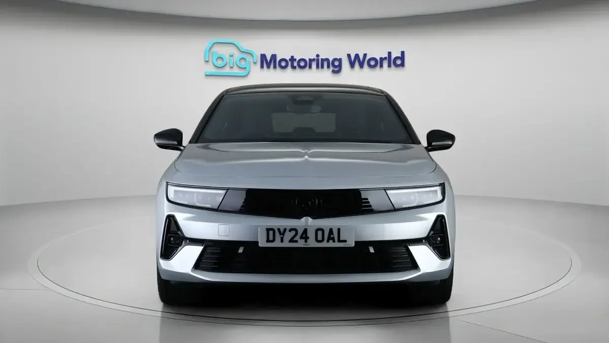 Used Vauxhall Astra Ultimate 129 HP (94 kW) 2024 Grey Hatchback