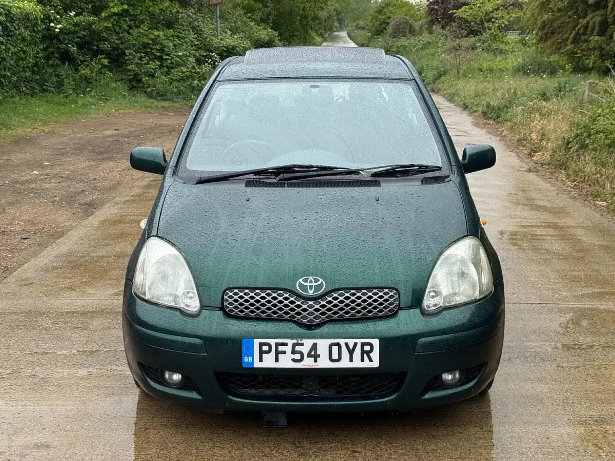 Used Toyota Yaris 2005 Green Hatchback