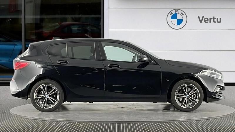 Used BMW 118 Sport Line 136 HP (100 kW) 2023 Black Hatchback