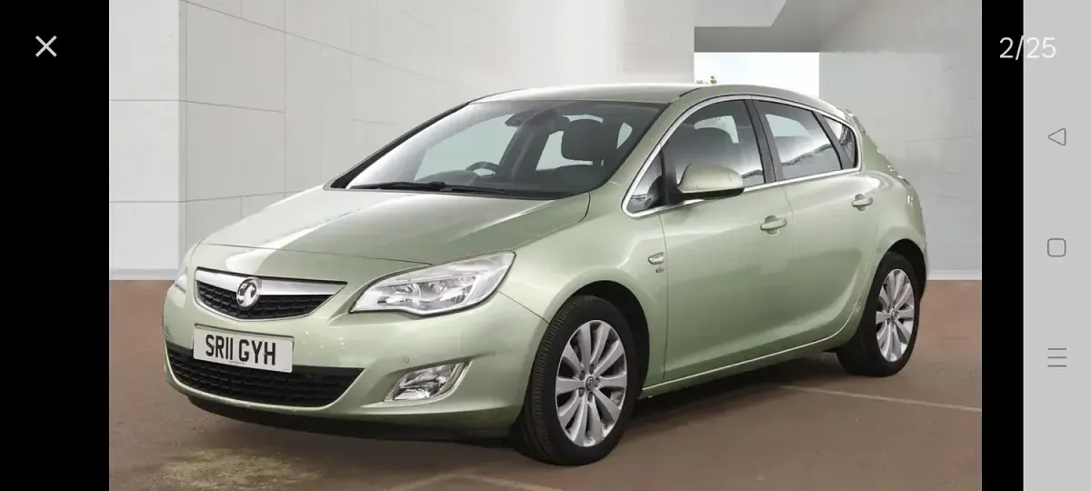 Used Vauxhall Astra Elite 2011 Green Hatchback