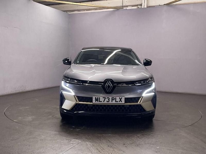 Used Renault Megane E-Tech Iconic 161 kW (220 HP) 2023 Grey Hatchback