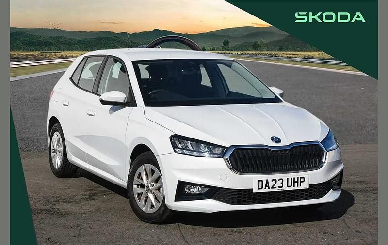 Used Skoda Fabia Comfort 79 HP (58 kW) 2023 Moon white metallic Hatchback
