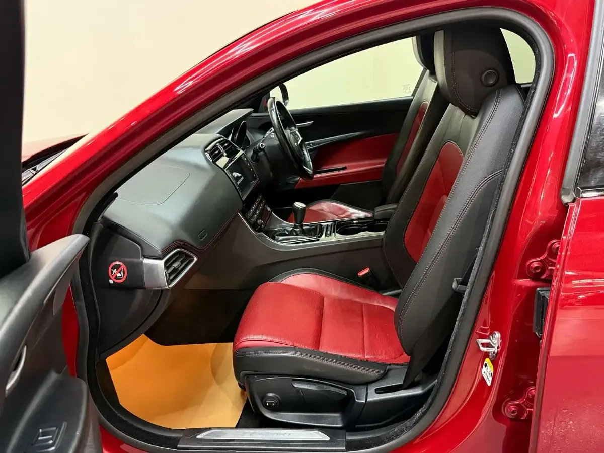 Used Jaguar XE R-Sport 180 HP (132 kW) 2015 Red Sedan