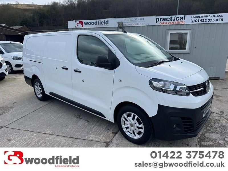 Used Vauxhall Vivaro 100 HP (73 kW) 2019 White MPV