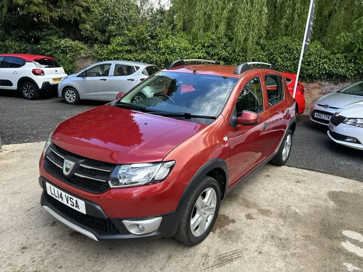 Used Dacia Sandero Lauréate 2014 Red Hatchback