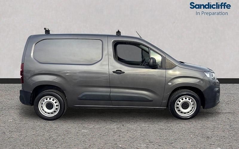 Used Citroën Berlingo 102 HP (75 kW) 2023 Grey MPV