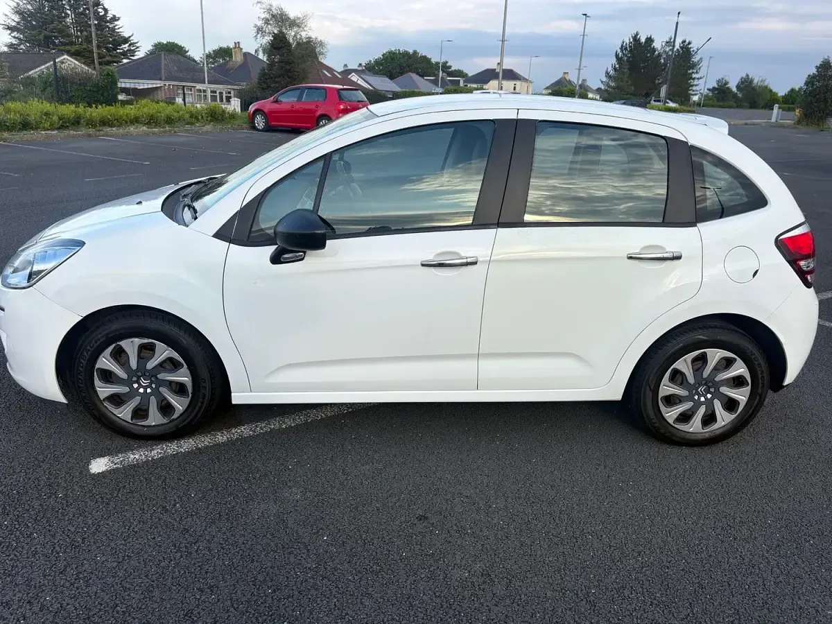 Used Citroën C3 68 HP (50 kW) 2014 White Hatchback