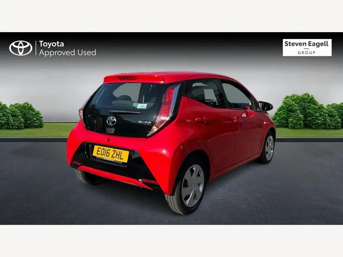 Used Toyota Aygo X-play 69 HP (50 kW) 2016 Red Hatchback