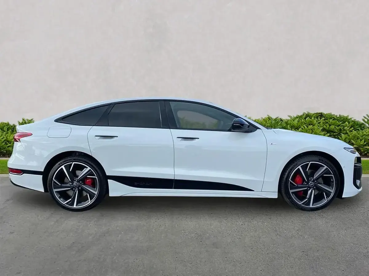 Used Audi A6 e-tron Performance 269 kW (367 HP) 2025 White Hatchback
