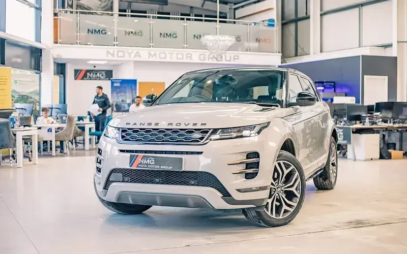 Used Land Rover Range Rover evoque First Edition 182 HP (133 kW) 2019 Silver SUV