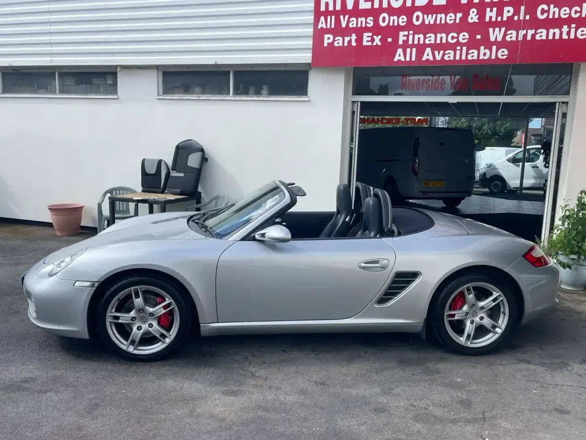 Second-hand Porsche Boxster 295 CP (216 kW) 2007 Argintiu Cabrio
