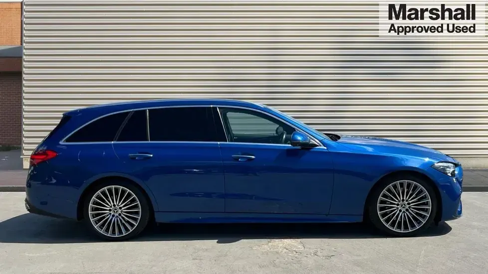Used Mercedes C220 AMG Line Premium 200 HP (147 kW) 2023 Blue