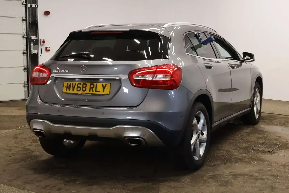 Used Mercedes GLA200 Executive 156 HP (114 kW) 2018 Grey SUV