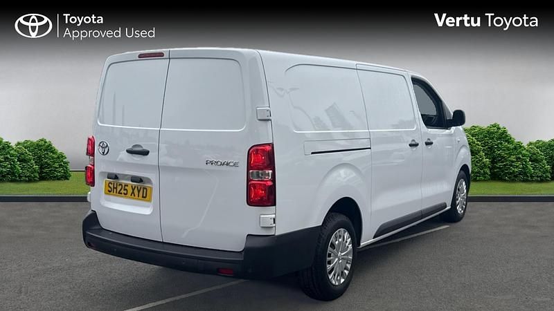 Used Toyota Proace 144 HP (105 kW) 2025 MPV