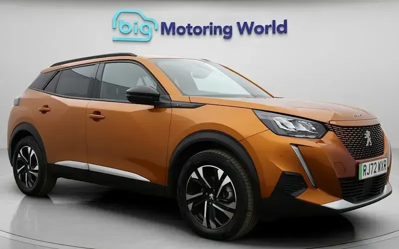 Used Peugeot e-2008 Allure+ 100 kW (136 HP) 2023 SUV