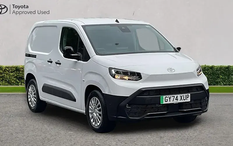 Used Toyota Proace City City 100 kW (136 HP) 2026 MPV