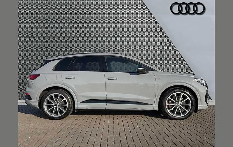 Used Audi Q4 e-tron Comfort 219 kW (299 HP) 2022 Grey SUV