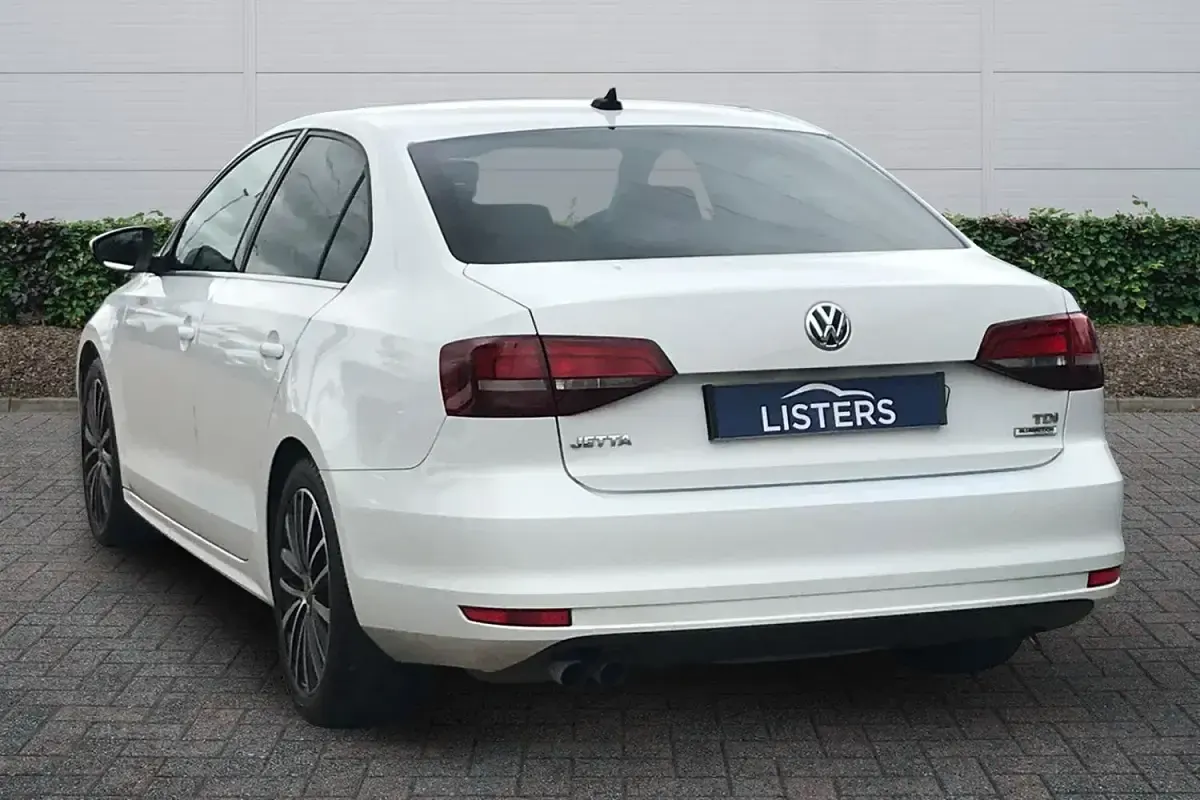 Used VW Jetta GT 150 HP (110 kW) 2017 White Sedan