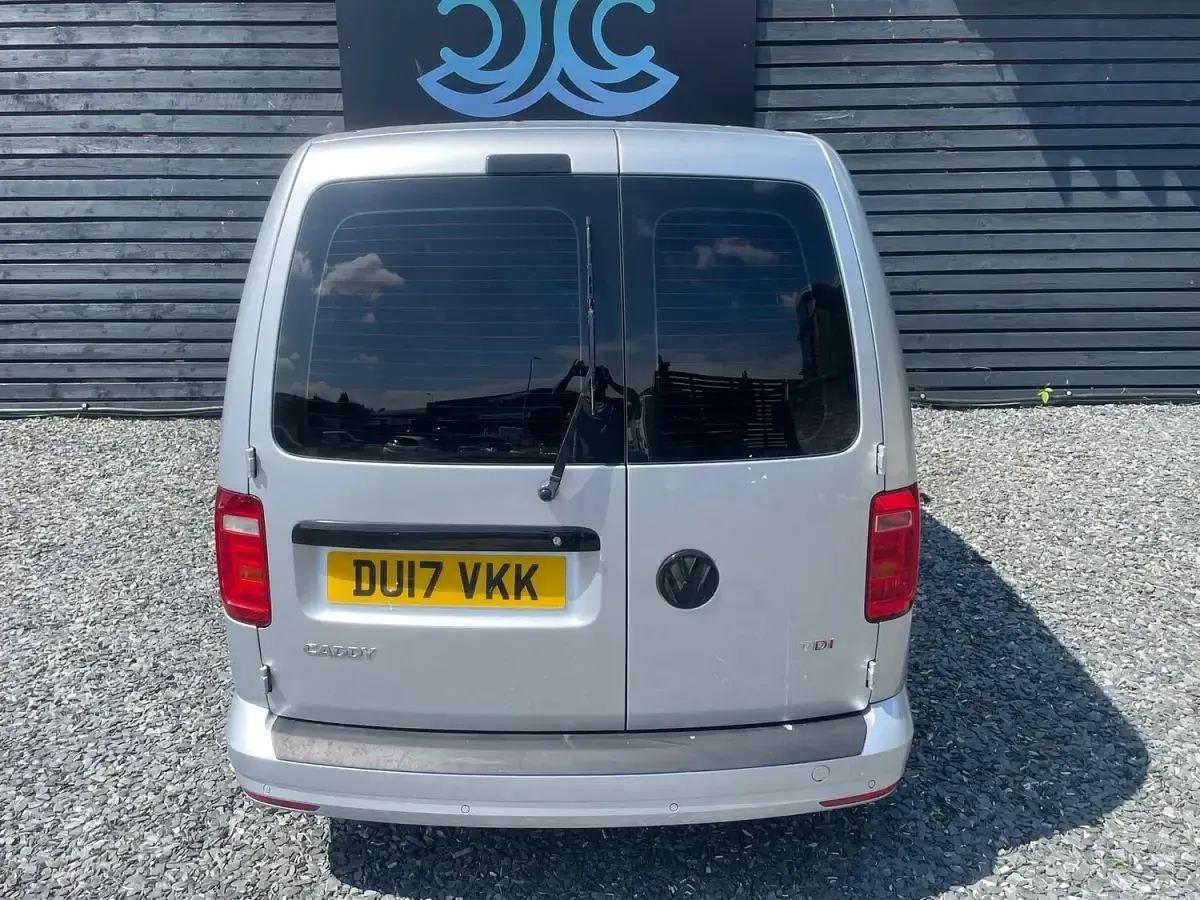 Used VW Caddy Highline 150 HP (110 kW) 2017 Silver MPV