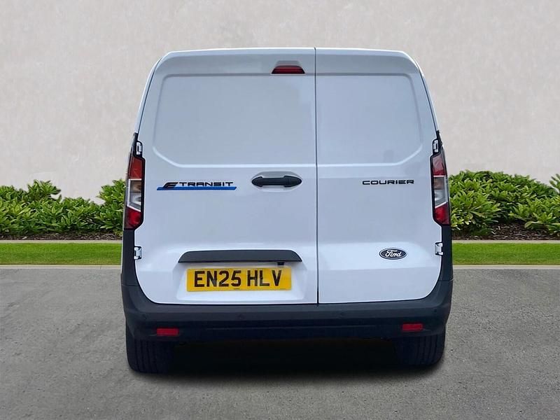 Usado Ford E-Transit Trend 100 kW (136 CV) 2025 Blanco Van