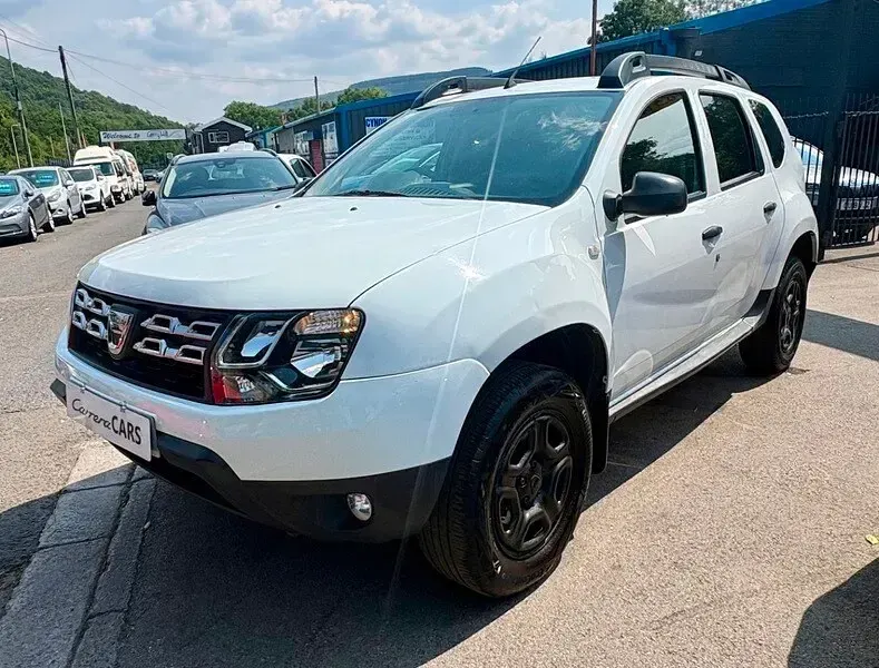 Used Dacia Duster 114 HP (83 kW) 2018 White SUV