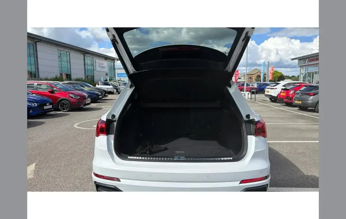 Used Audi Q3 S-Line 187 HP (137 kW) 2019 White SUV
