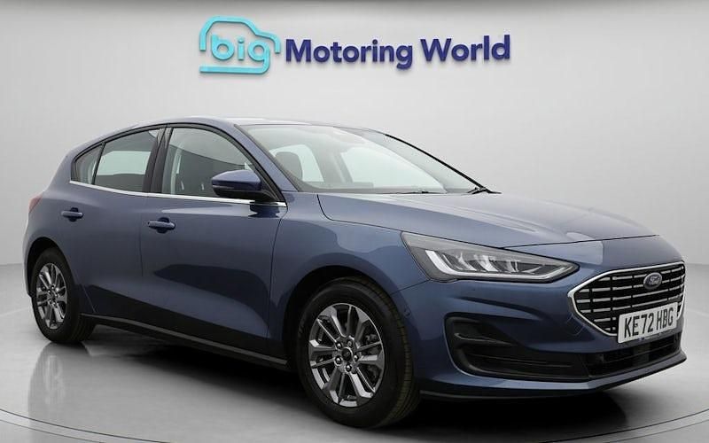 Used Ford Focus Titanium 125 HP (91 kW) 2023 Blue Hatchback