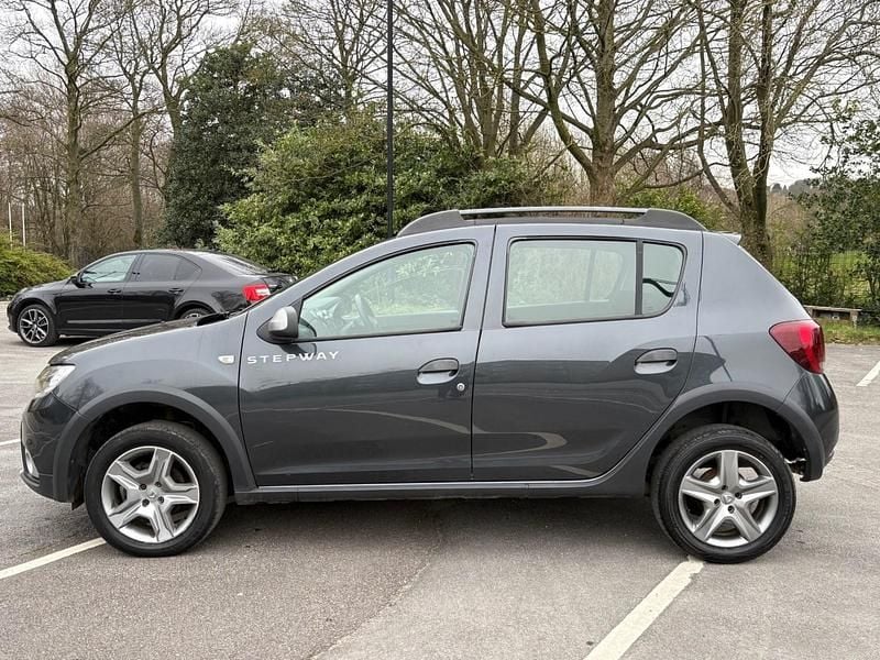 Used Dacia Sandero Lauréate 90 HP (66 kW) 2017 Grey Hatchback