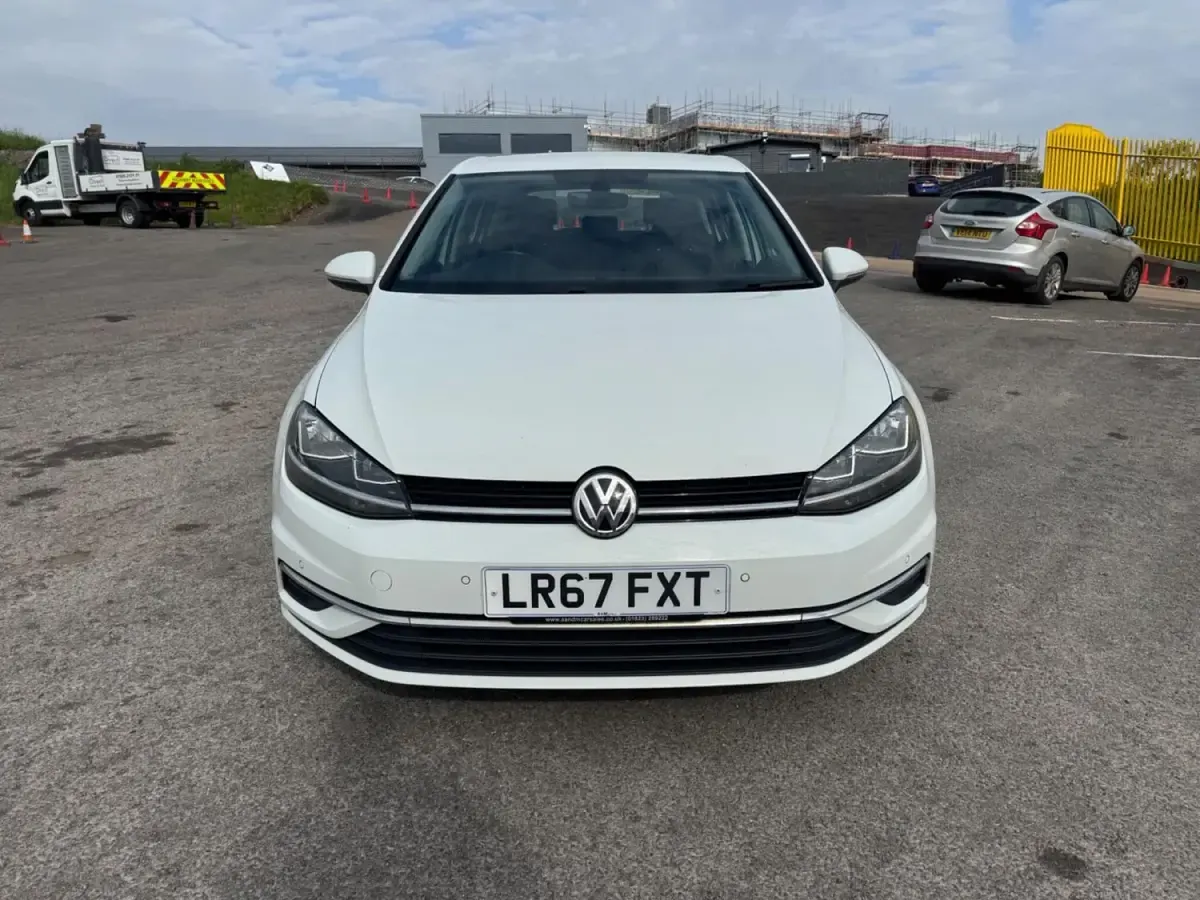Używany VW Golf VII SE 150 KM (110 kW) 2017 Biały Hatchback