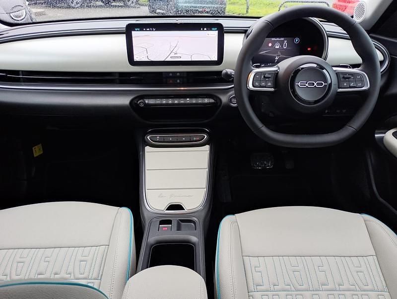 Used Fiat 600 La Prima 134 HP (98 kW) 2025 Beige Hatchback