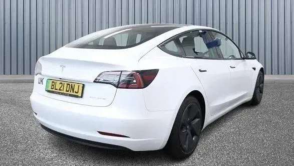 Used Tesla Model 3 Long Range AWD 366 kW (498 HP) 2021 White Sedan